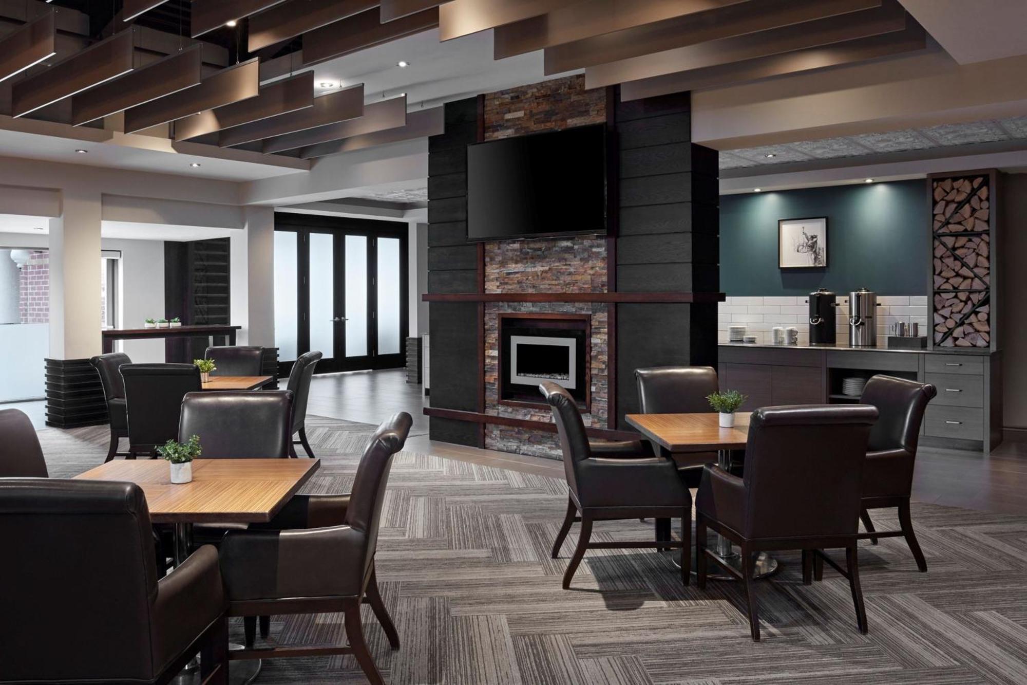 Delta Hotels By Marriott Guelph Conference Centre Exterior foto